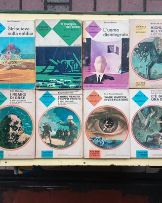 Fantascienza, 246 URANIA a 50-70 cent. l'uno