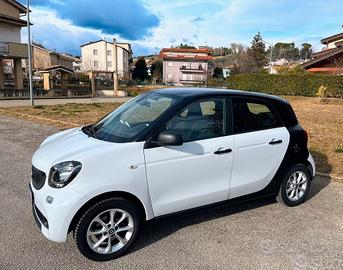 Smart Four Fours immatricolata 2016