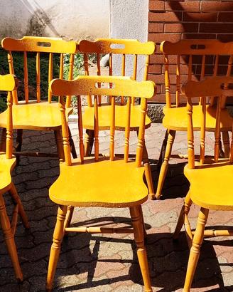 sedie in legno chiaro 