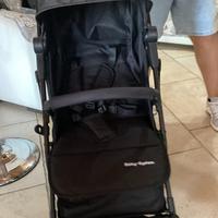 Passeggino salva spazio con troller