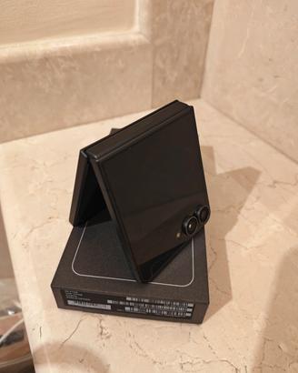 Samsung Z Flip 8 Graphite 12/512 Permut@&Scambi@
