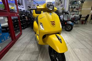 Piaggio GTS 300 Vespa super sport come nuova giall