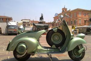 Piaggio Vespa 125 1951 Faro Basso Vacanze Romane