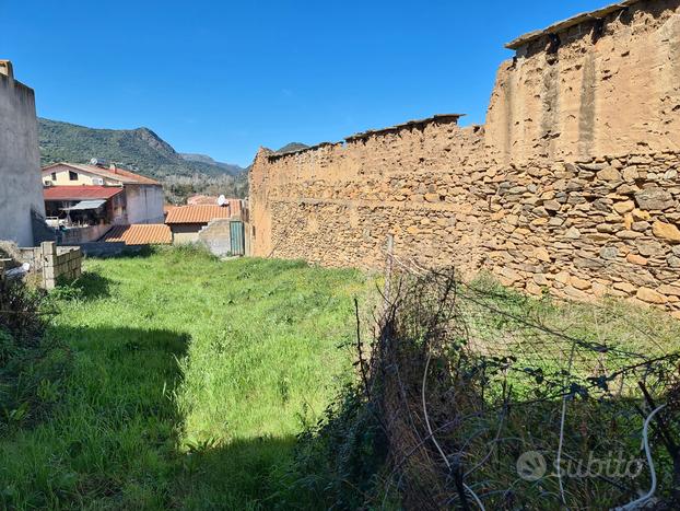 Ampio terreno in centro paese