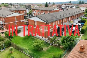 VILLA A SCHIERA A CAPRIOLO