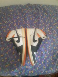 Air Jordan 1 Retro High OG Electro Orange