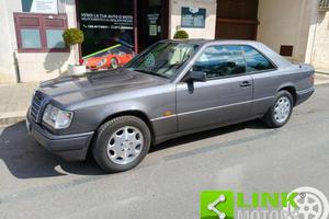 MERCEDES-BENZ E 200 cat Coupé