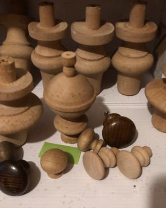 Piedini e pomoli  legno