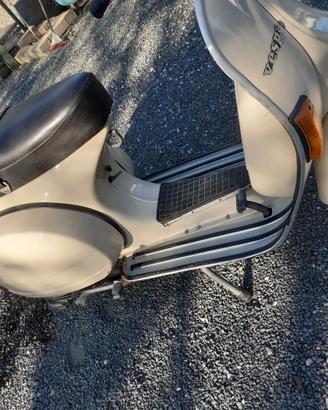 Vespa px 200 conservata, originale.