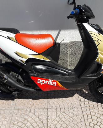 Aprilia sr 50 ditech , per pezzi ricambio.