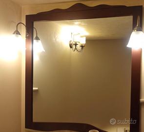 Specchio in legno con applique 