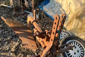 Aratro per trattore 30/35 CV