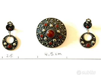 Bijotteria spilla e orecchini