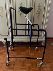 Deambulatore ascellare pieghevole