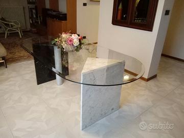 Tavolo in cristallo e marmo
