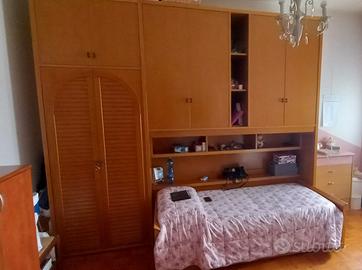 cameretta rovere come nuova.