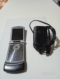 Motorola Razr V3 nero con caricabatterie 