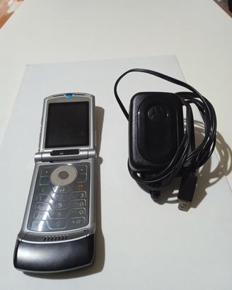Motorola Razr V3 nero con caricabatterie 