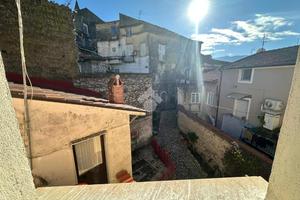 CASA SEMINDIPENDENTE A MONTESARCHIO