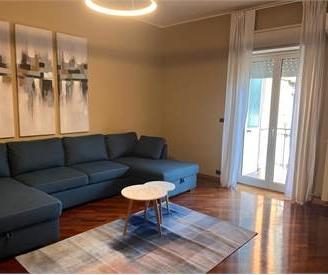 Elegante appartam.con posto auto--3479246944