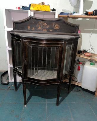 Vetrinetta in stile cinoise