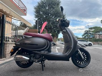 Um CARMEL 125 garantito 10 anni