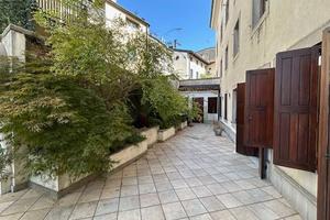 Appartamento di 180 m² con 4 locali e box auto dop