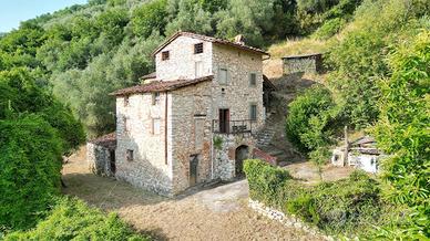 Casale a Borgo a Mozzano