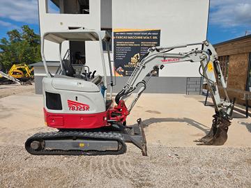 Miniescavatore Takeuchi TB325R