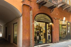 NEGOZIO A BRESCIA
