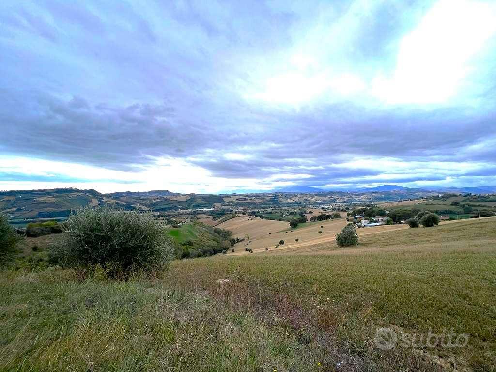 CASA COLONICA con TERRENO E ANNESSO AGRICOLO - Vista 5