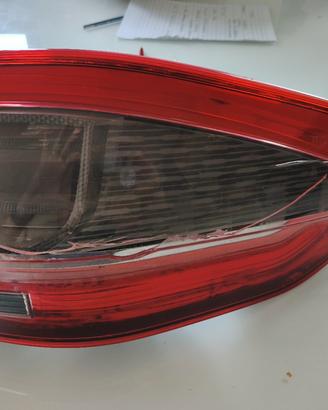 fanale posteriore Ford S max 2014