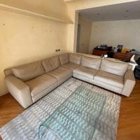 divano in pelle frau