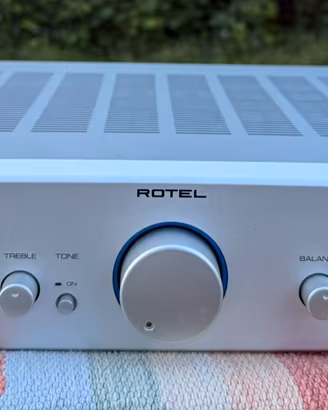 Rotel RA-06