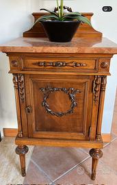 Comodino basso in noce nazionale