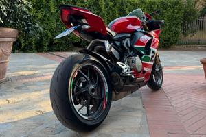 Ducati panigale v2 troy bayliss