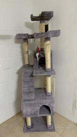 Castello tiragraffi per gatto