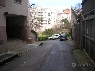 Box ,auto via buccari 40 cancelo motorizzato