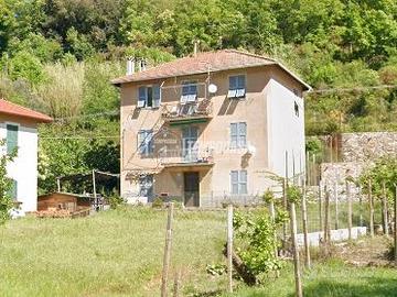 Cinque locali parzialmente ristrutturato