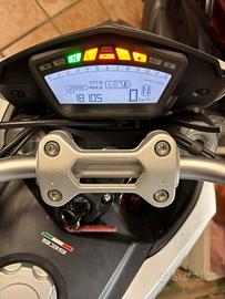 Moto Ducati Hypermotard 939