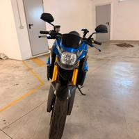 Suzuki GSR -750