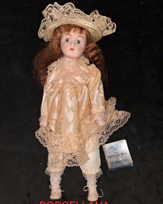Bambola di porcellana da collezione 