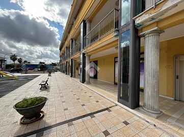 NEGOZIO A SAN PRISCO