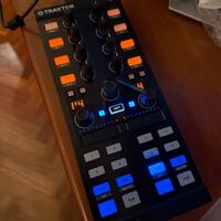 Kontrol Traktor x1 mk2 + custodia