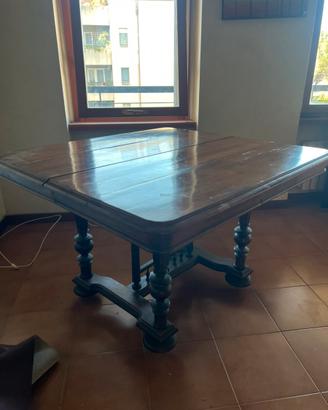 Tavolo in noce fine 800