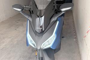 Honda forza 125