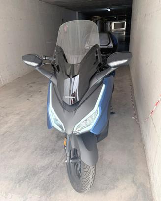 Honda forza 125