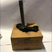 Piastra inferiore sterzo Kawasaki KZ1000 44037098