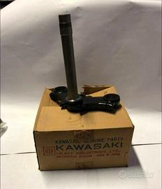 Piastra inferiore sterzo Kawasaki KZ1000 44037098