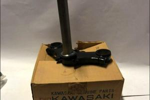 Piastra inferiore sterzo Kawasaki KZ1000 44037098